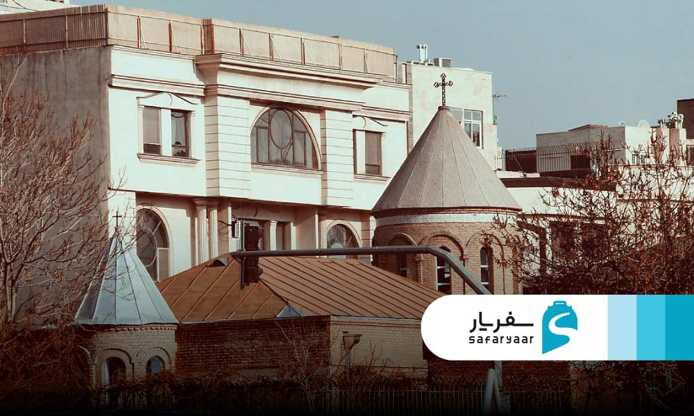 میدان ده دی و اطراف کلیسا؛ مقصدی برای گردش آرام