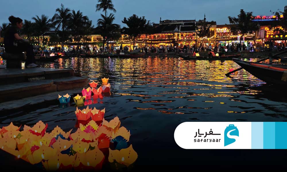 رها کردن فانوس های رنگی روی رودخانه