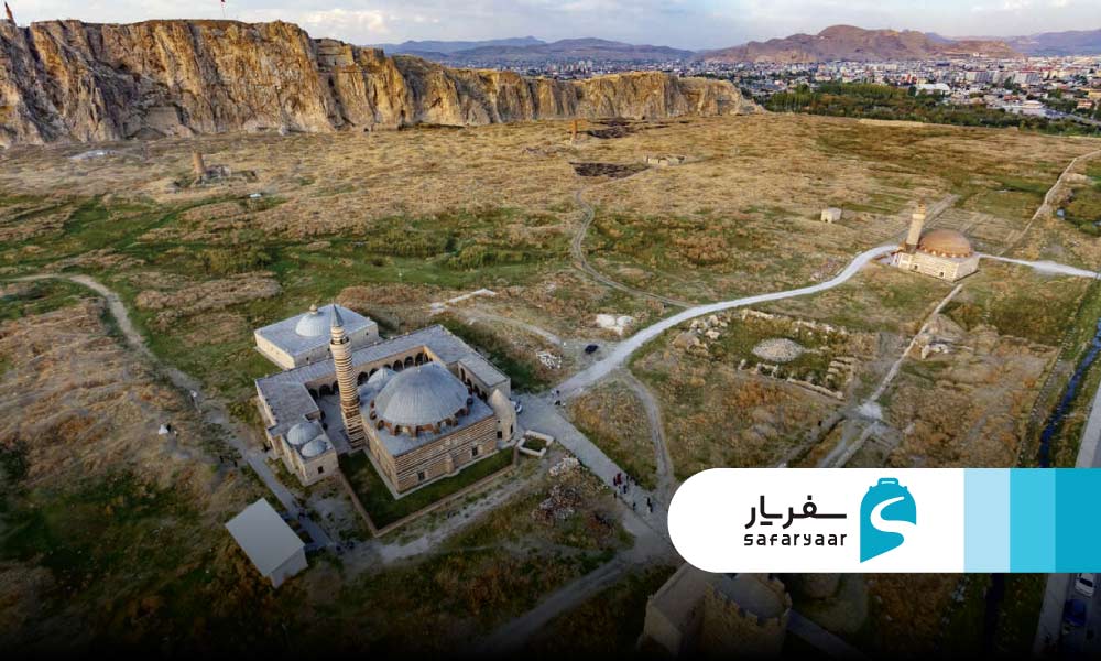 مسجد جامع وان
