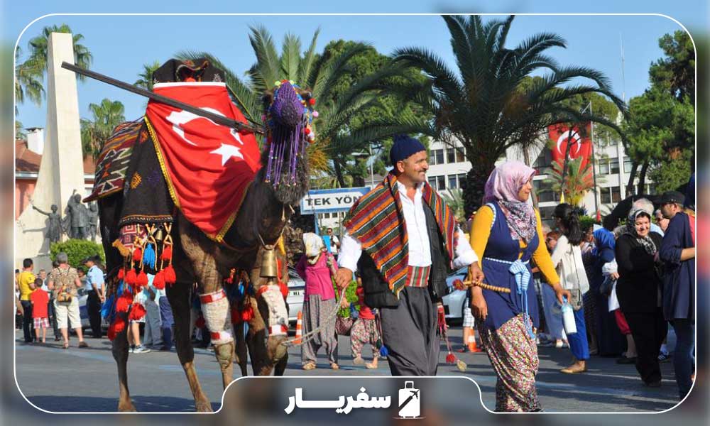 جشنواره بین‌المللی فرهنگ و هنر آلانیا با لباس محلی مردمان ترکیه