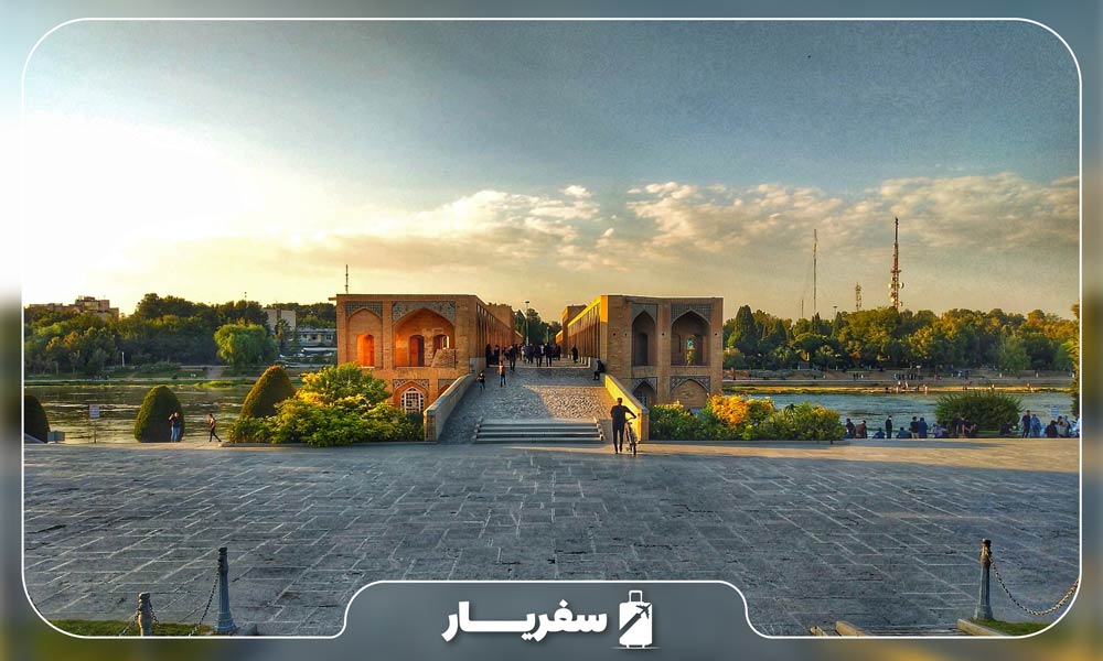 بازدید از شهر نصف جهان ایران با رزرو و خرید تور اصفهان